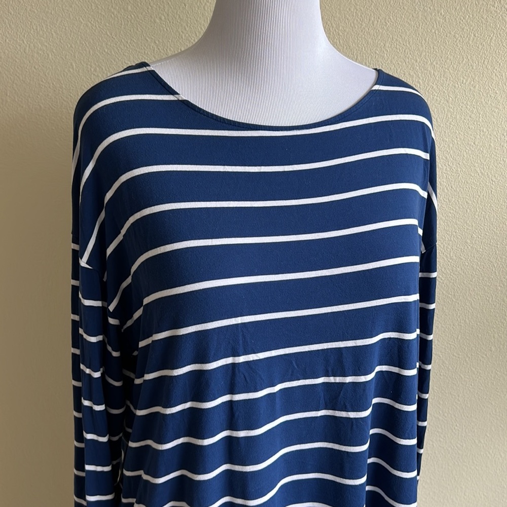 Size 1X AVA VIV shirt